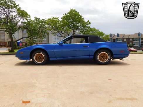 Used 1991 Pontiac Firebird Convertible image 3