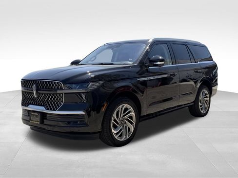 Used 2025 Lincoln Navigator Reserve AWD/4WD image 5