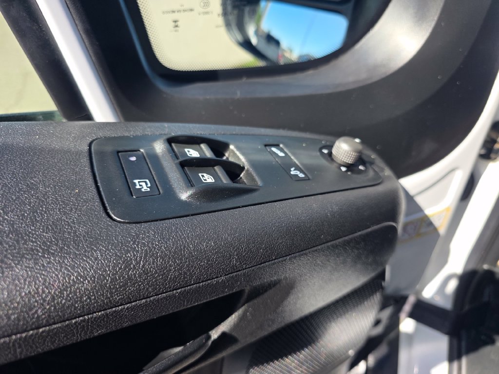 Used 2025 RAM ProMaster 2500 w/ Convenience Group FWD image 13