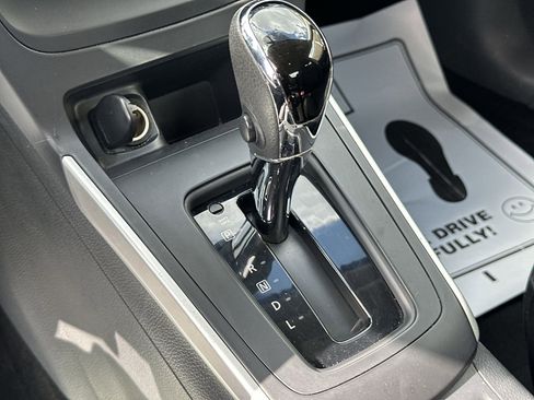 Used 2016 Nissan Sentra SV FWD image 19