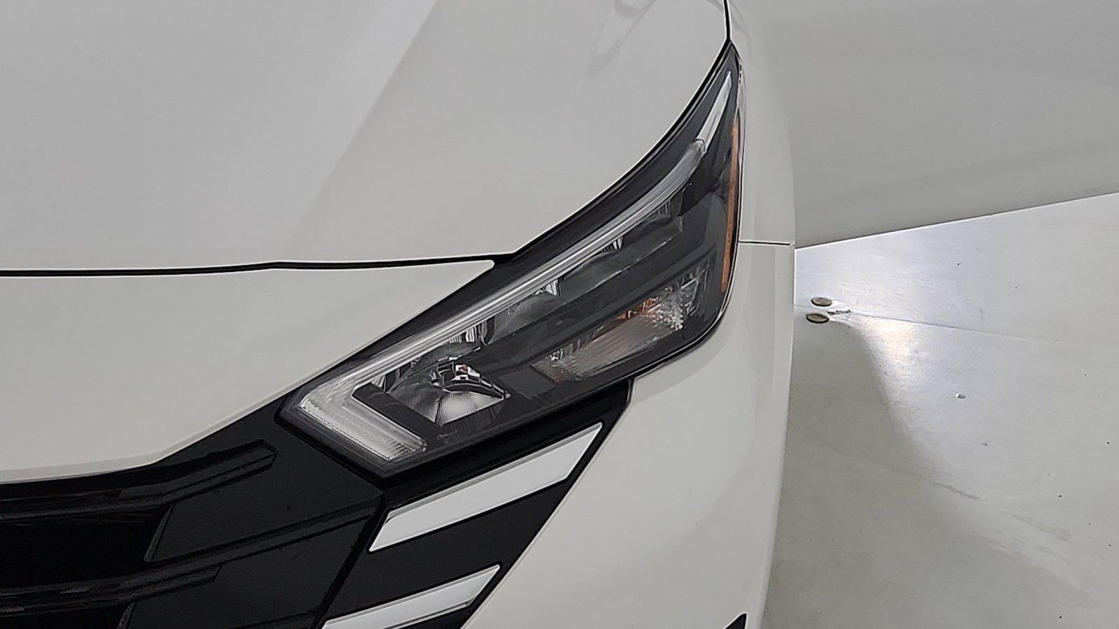 Used 2025 Nissan Versa SV w/ Trunk Package FWD image 34