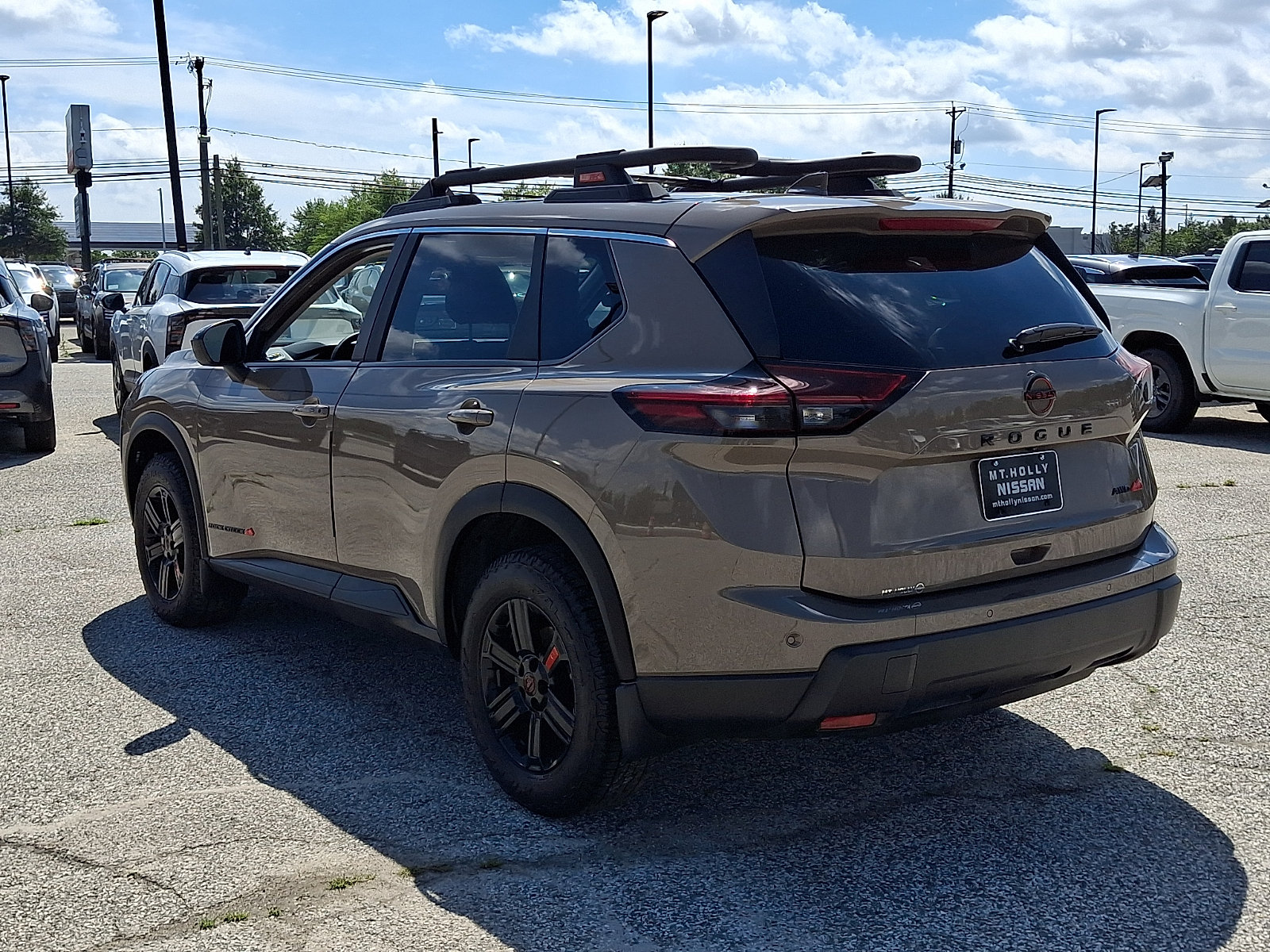 Certified 2025 Nissan Rogue SV AWD/4WD image 5