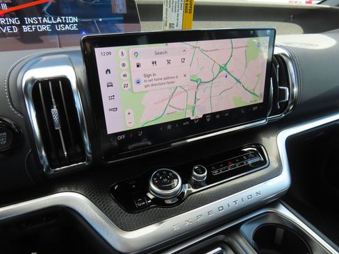 New 2026 Ford Expedition Platinum image 12