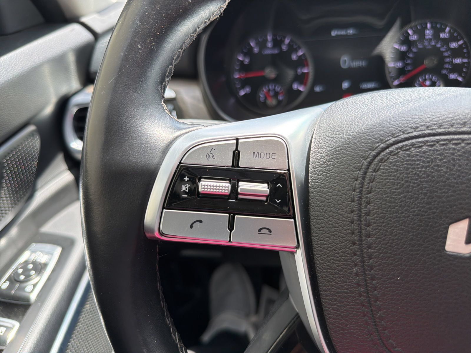 Used 2022 Kia Telluride SX w/ Nightfall Edition Package AWD/4WD image 17