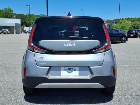 Used 2025 Kia Soul LX w/ LX Technology Package FWD image 23