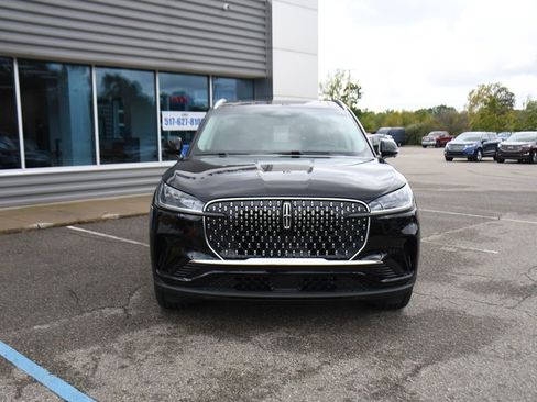 Used 2025 Lincoln Aviator AWD image 10