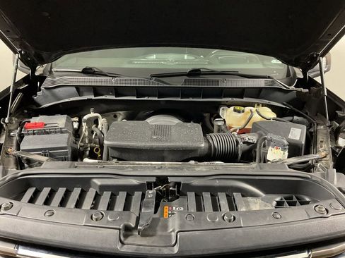 Used 2019 Chevrolet Silverado 1500 High Country w/ Technology Package AWD/4WD image 40