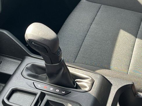 Used 2024 Chevrolet Colorado W/T image 15