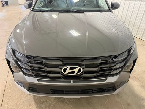 Certified 2025 Hyundai Tucson SE AWD/4WD image 4