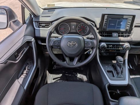 Used 2022 Toyota RAV4 LE FWD image 16