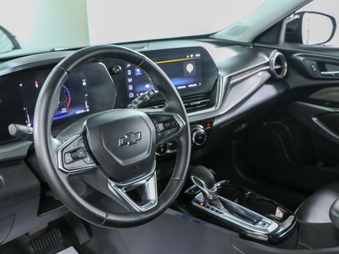 Used 2025 Chevrolet Trax ACTIV w/ Driver Confidence Package FWD image 22