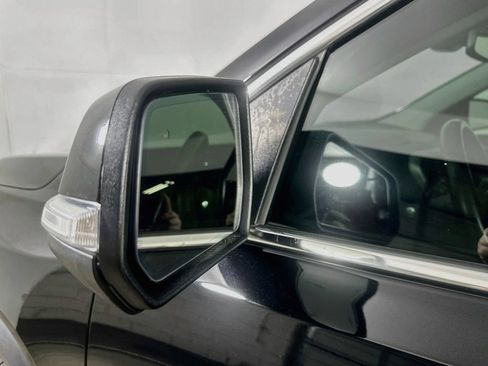 Used 2022 GMC Acadia SLT w/ Technology Package FWD image 41
