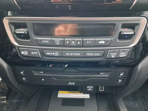 Used 2019 Honda Pilot Elite image 23