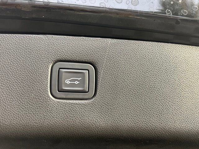 Used 2019 Chevrolet Blazer Premier w/ Sun and Wheels Package AWD/4WD image 36