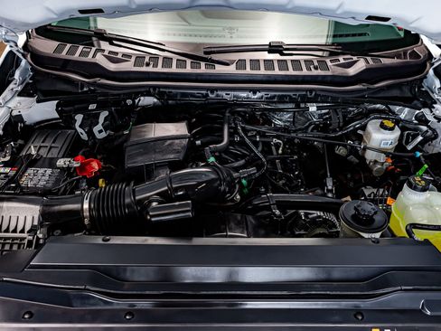 Used 2025 Ford F350 XLT w/ FX4 Off-Road Package image 32