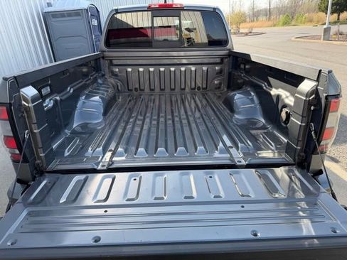 Used 2022 Nissan Frontier SV w/ Technology Package image 9