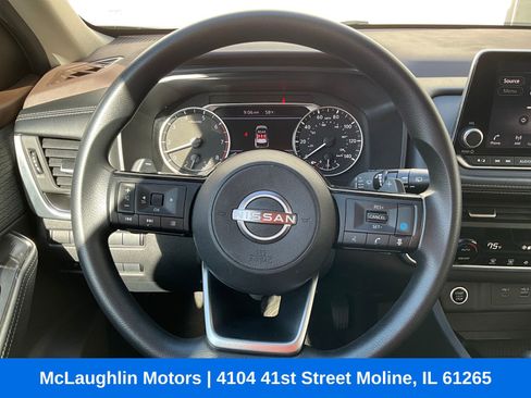 Used 2023 Nissan Rogue SV AWD/4WD image 3