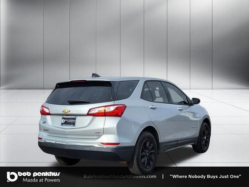 Used 2018 Chevrolet Equinox LS image 25