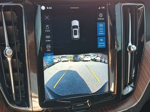 Certified 2023 Volvo XC60 B5 Plus w/ Climate Package AWD/4WD image 20