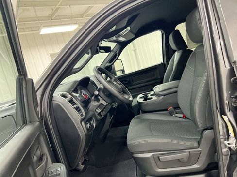 Used 2025 RAM 2500 Tradesman AWD/4WD image 16
