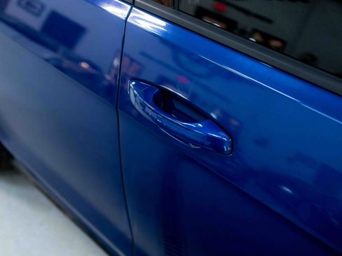 Used 2018 Volkswagen Golf R 4-Door image 17