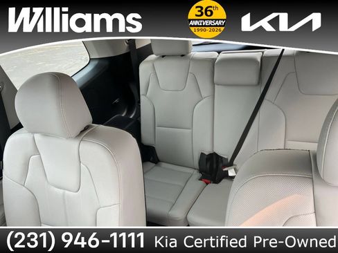 Used 2023 Kia Telluride EX w/ EX Captain's Chair Package AWD/4WD image 18