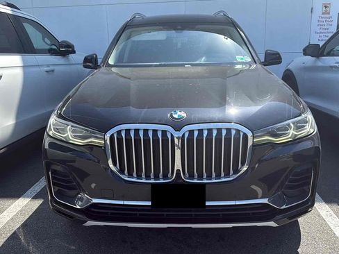 Used 2022 BMW X7 xDrive40i image 2