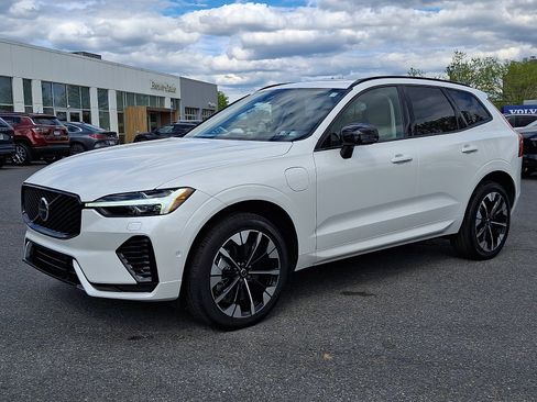 New 2026 Volvo XC60 T8 Ultra w/ Protection Package Premier AWD/4WD image 2