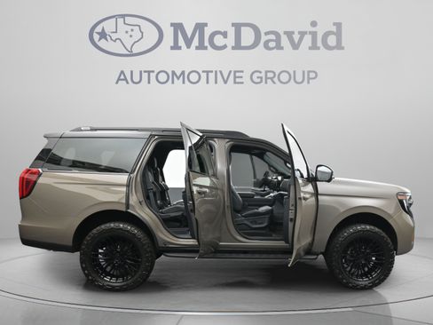 Used 2027 Ford Expedition Tremor w/ Driver's Package AWD/4WD image 42