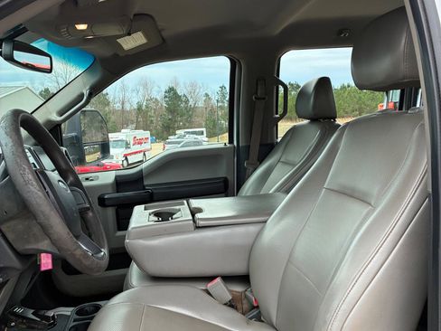 Used 2018 Ford F250 XL w/ Power Equipment Group image 16