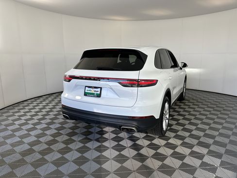 Used 2021 Porsche Cayenne Base image 10