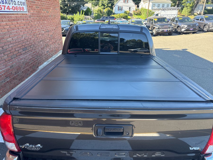 Used 2017 Toyota Tacoma SR5 w/ Tow Package AWD/4WD image 10