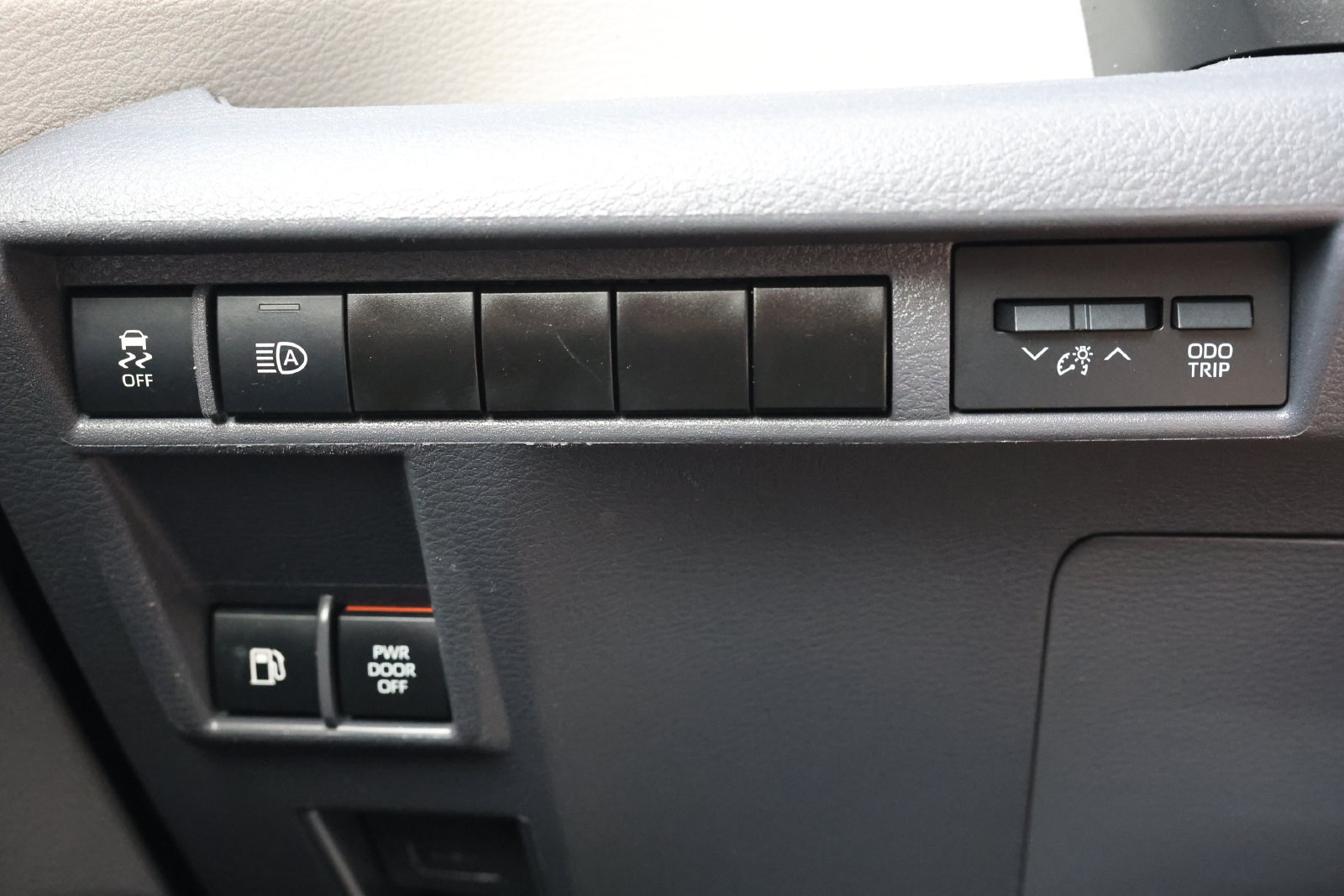Used 2021 Toyota Sienna XLE FWD image 24