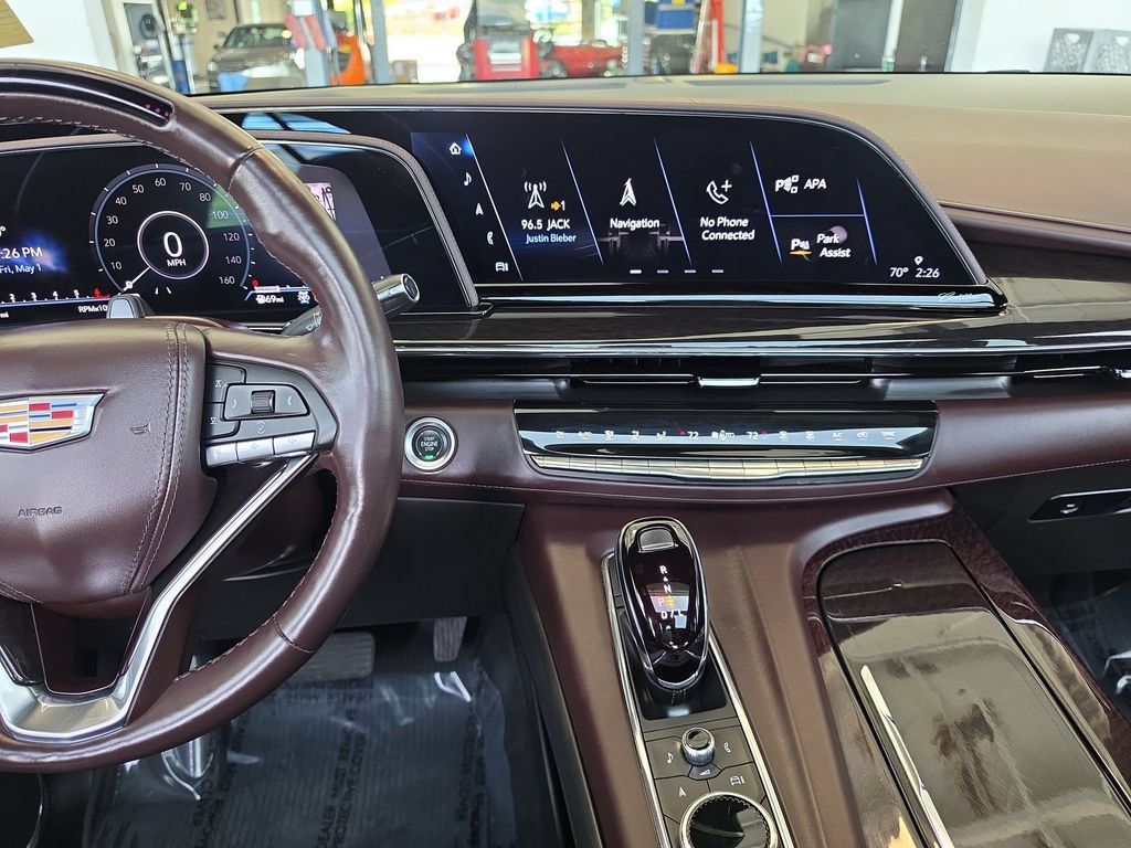 Certified 2024 Cadillac Escalade Sport Platinum w/ Heavy-Duty Trailer Package AWD/4WD image 14