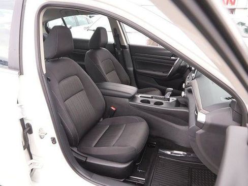 Used 2025 Nissan Altima 2.5 SV image 24