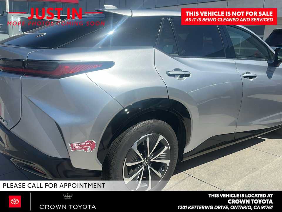 Used 2024 Lexus RZ 300e Premium w/ Accessory Package (2T) FWD image 3