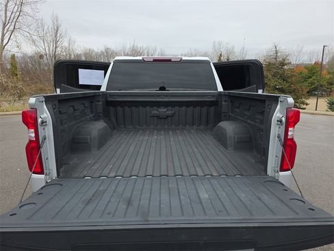 Used 2022 Chevrolet Silverado 1500 RST image 12