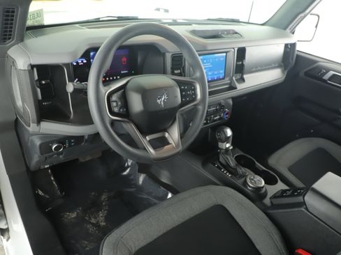 Certified 2022 Ford Bronco image 11