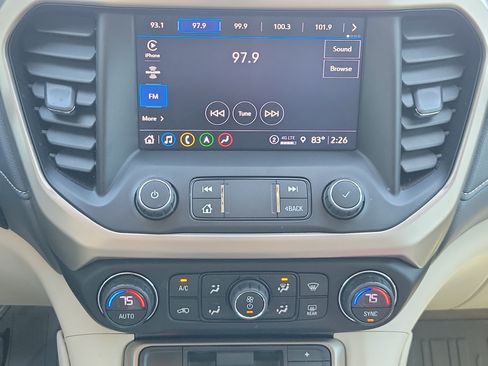 Used 2022 GMC Acadia Denali w/ Denali Ultimate Package AWD/4WD image 26