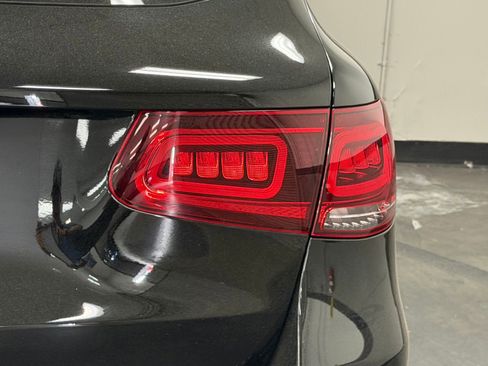 Used 2021 Mercedes-Benz GLC 300 image 11
