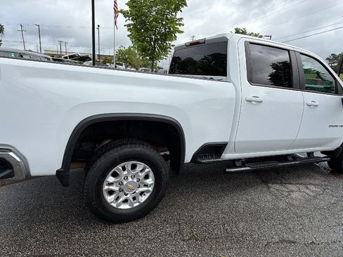 Used 2024 Chevrolet Silverado 2500 LT AWD/4WD image 8