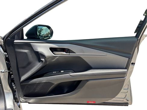 Used 2025 Toyota Camry SE FWD image 39