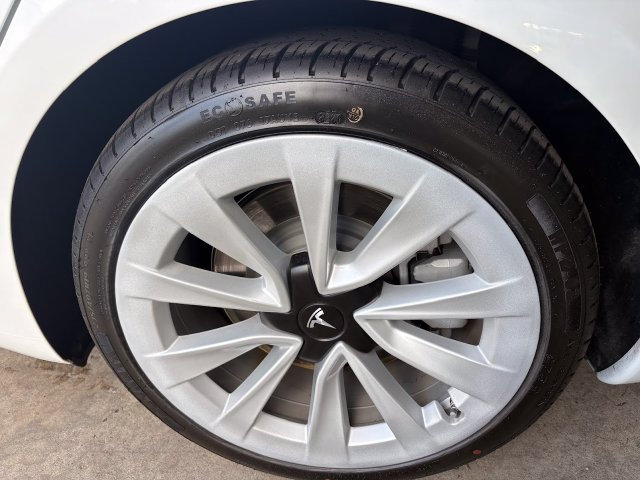 Used 2021 Tesla Model 3 Standard Range Plus RWD image 7