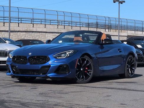 Used 2025 BMW Z4 M40i w/ Premium Package image 11