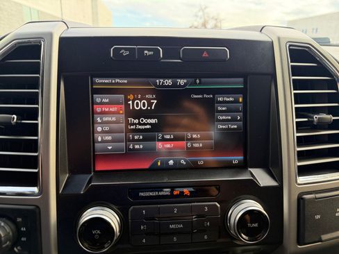 Used 2015 Ford F150 Lariat w/ Equipment Group 502A Luxury AWD/4WD image 22