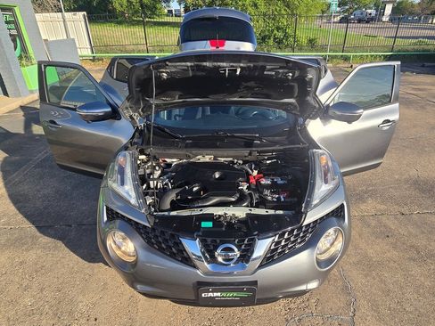 Used 2017 Nissan Juke SV w/ Technology Package FWD image 42