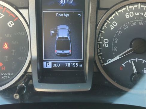 Used 2020 Toyota Tacoma TRD Sport image 12