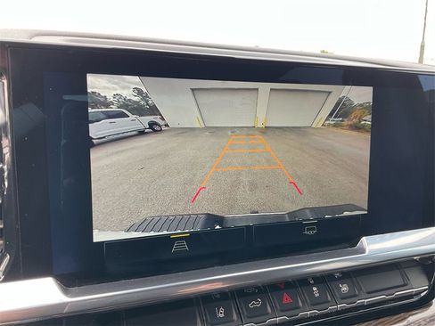 Used 2024 Chevrolet Silverado 2500 LT image 21