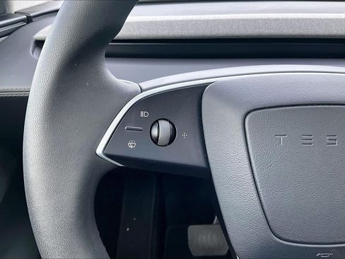 Used 2026 Tesla Model Y AWD image 23