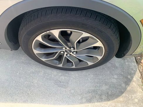 Used 2023 Lincoln Nautilus Reserve w/ Equipment Group 201A FWD image 13